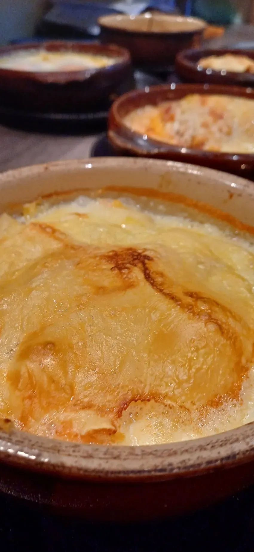 Tartiflette (spécialité du pays, pommes de terre, oignon, lardons, reblochonwebp