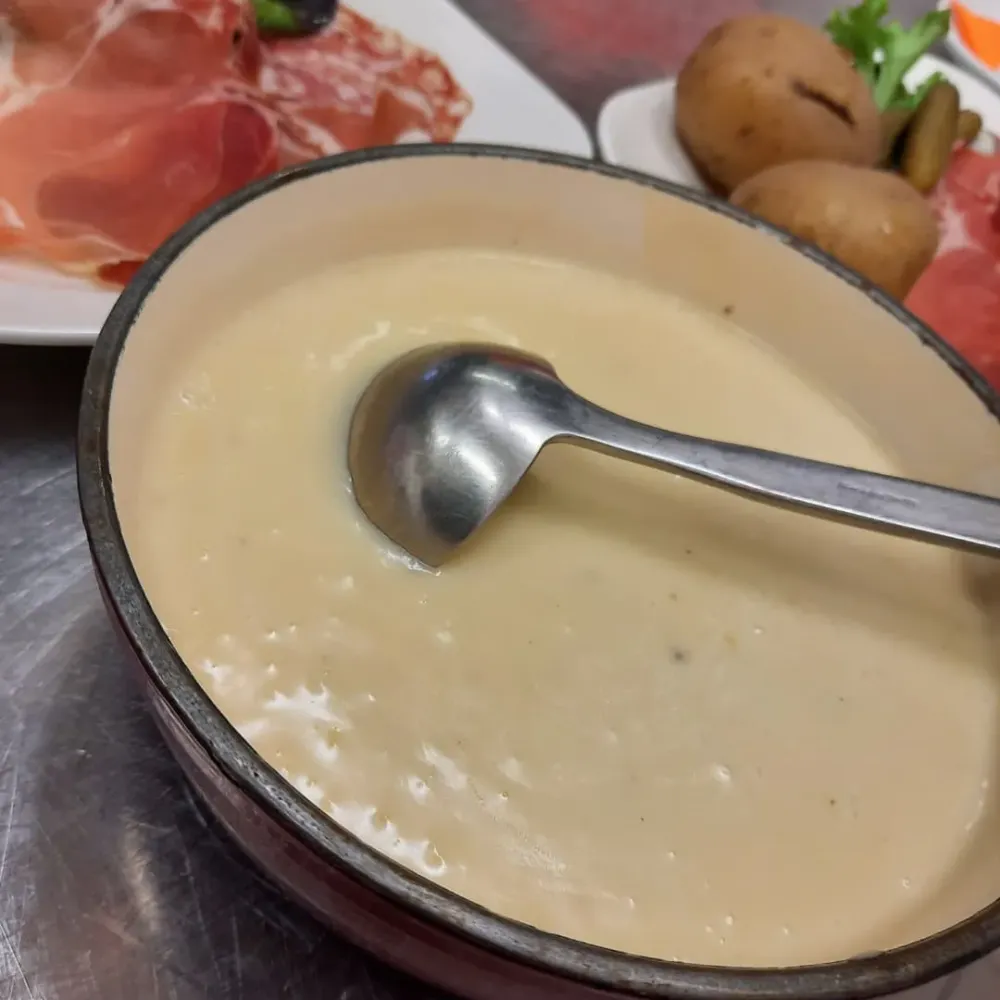 Fondue aux deux fromages (à partir de 2 pers